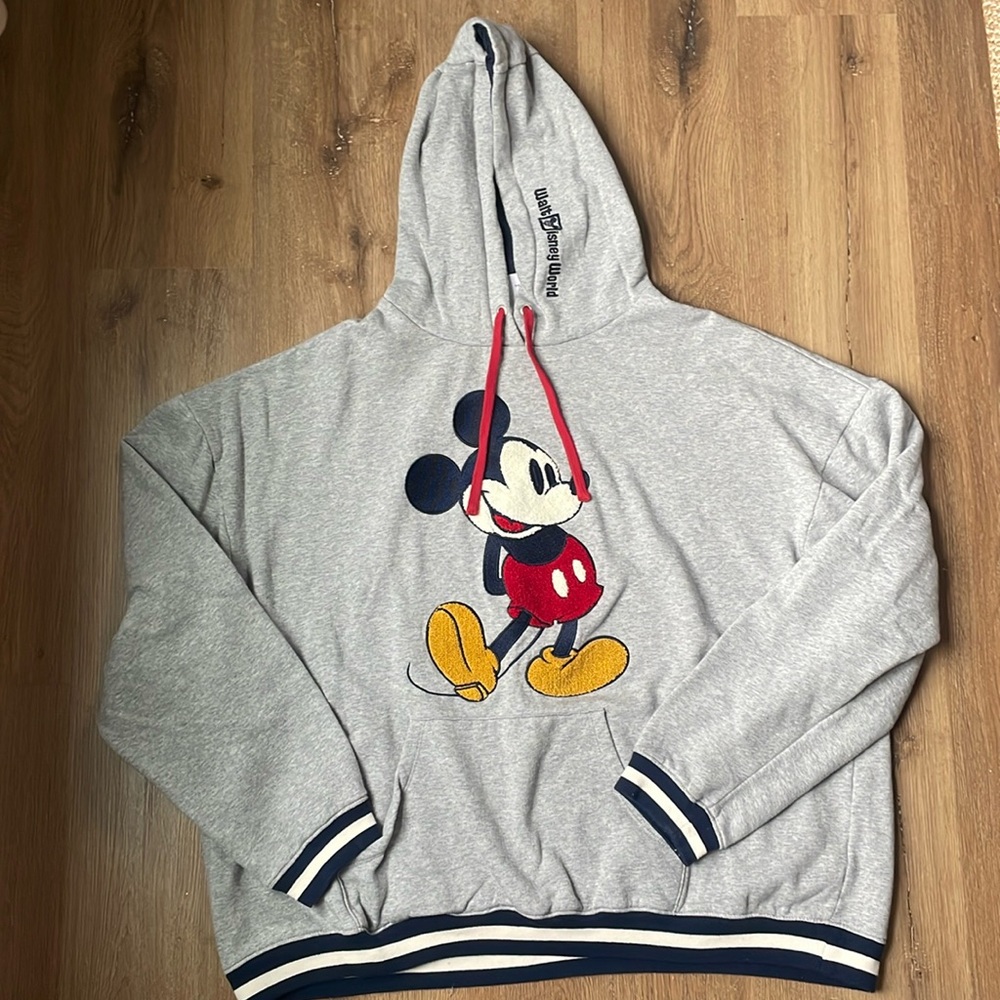 Men’s Disney World Mickey Mouse Sweatshirt